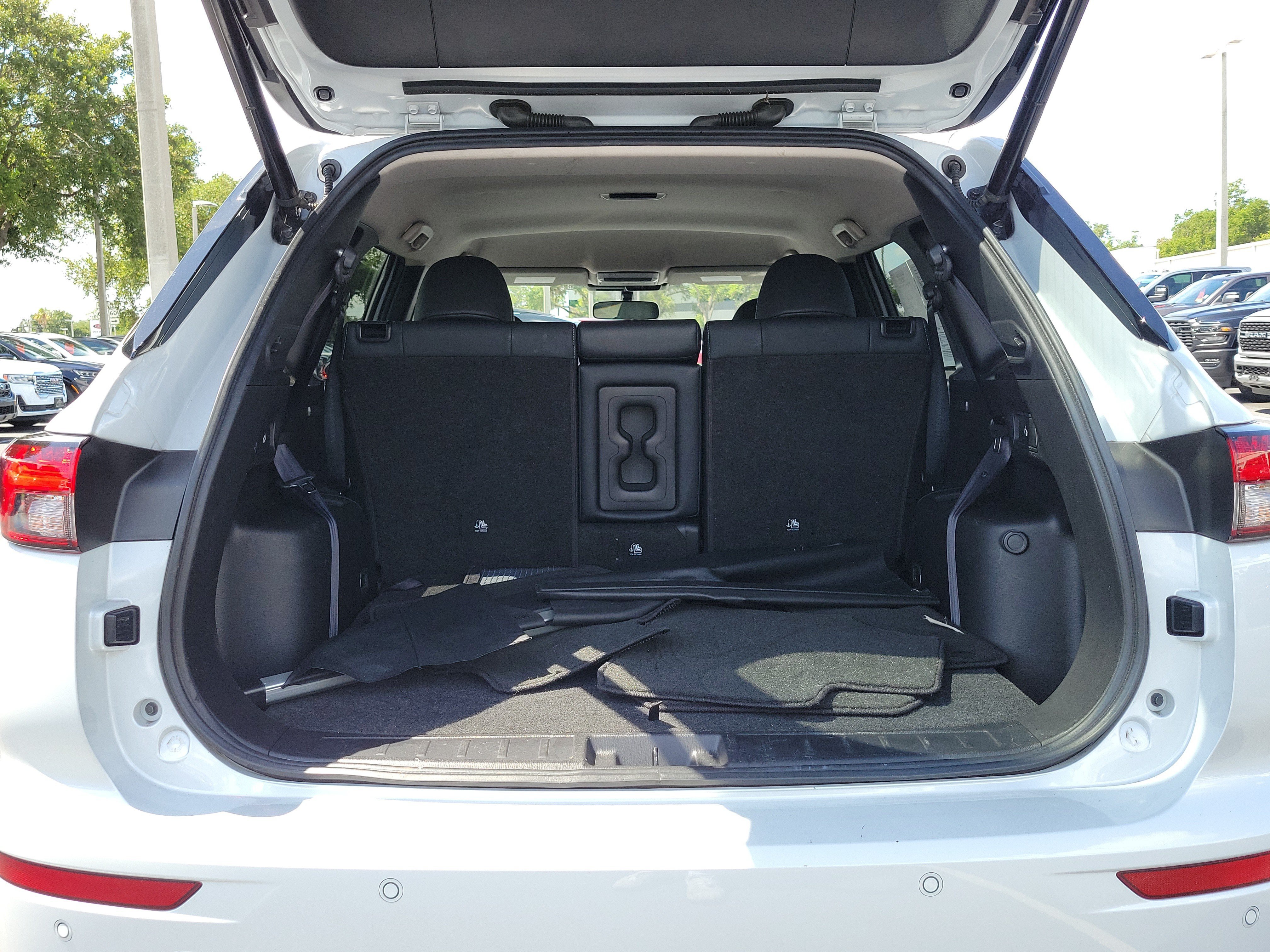 Used 2024 Mitsubishi Outlander SE FWD image 9