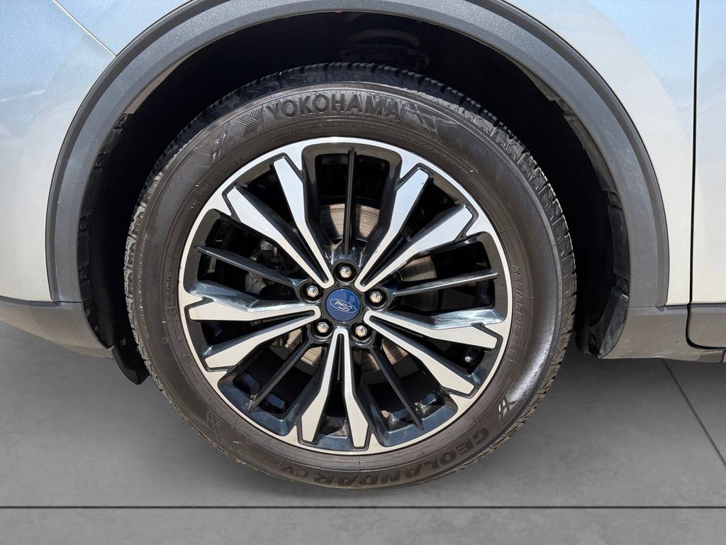 Certified 2021 Ford Escape SE w/ SE Sport Appearance Package FWD image 9