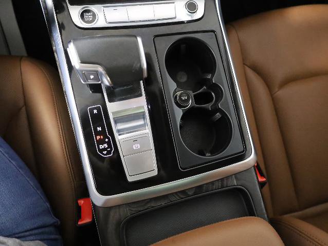 Used 2022 Audi Q8 Prestige w/ Prestige Package image 15