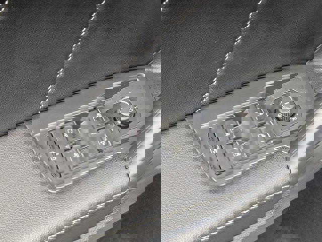 Used 2024 Volkswagen Tiguan SE R-Line image 12