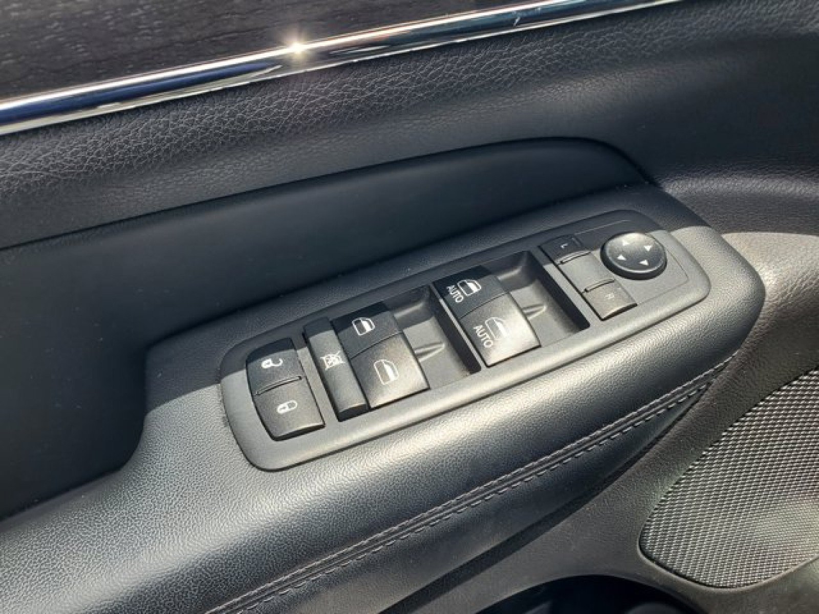 Used 2018 Jeep Grand Cherokee Limited w/ Trailer Tow Group IV RWD image 14