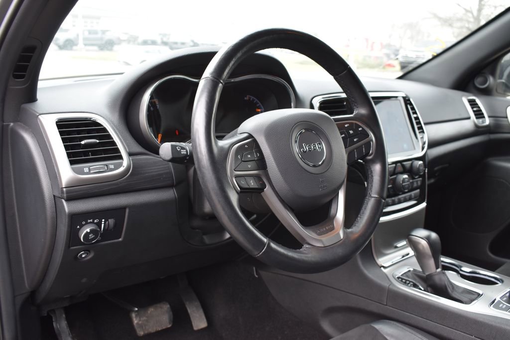 Used 2022 Jeep Grand Cherokee Laredo X image 9