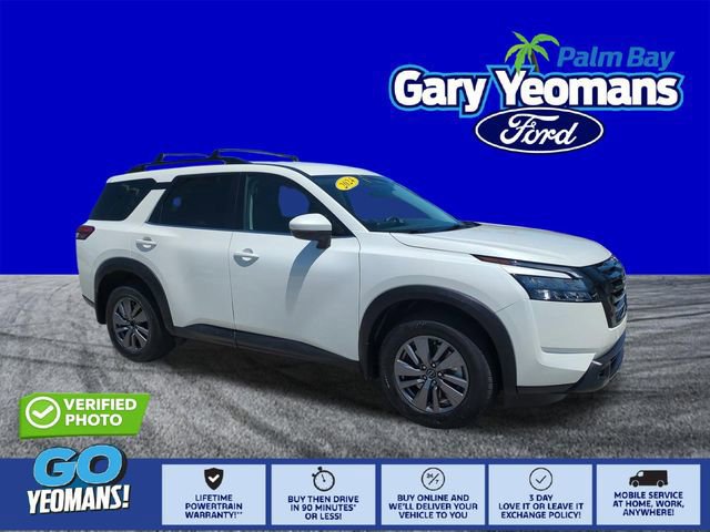 Used 2024 Nissan Pathfinder SV w/ Black Appearance Package image 7