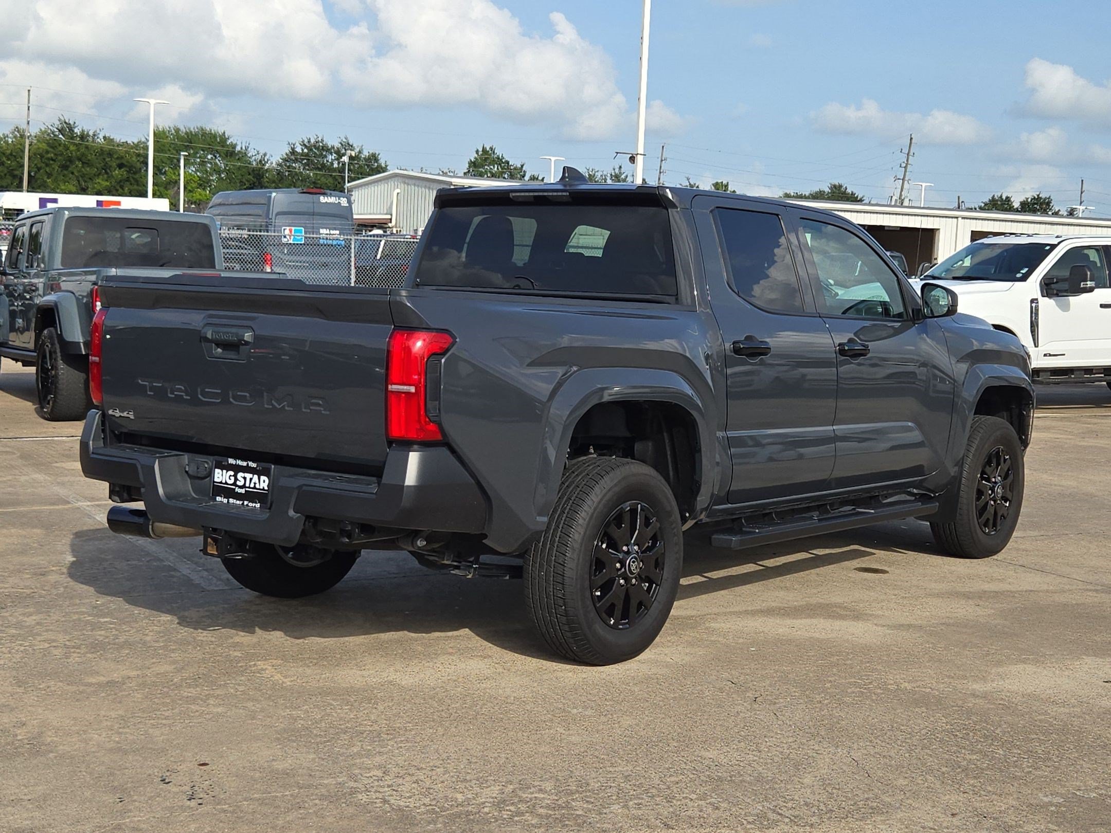 Used 2025 Toyota Tacoma SR AWD/4WD image 3