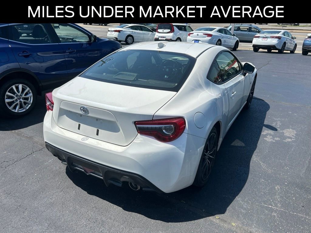Used 2017 Toyota 86 RWD image 12