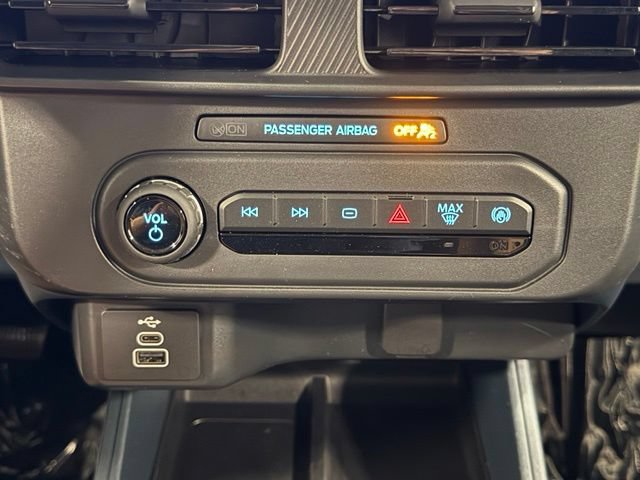 Certified 2025 Ford Maverick XL FWD image 29
