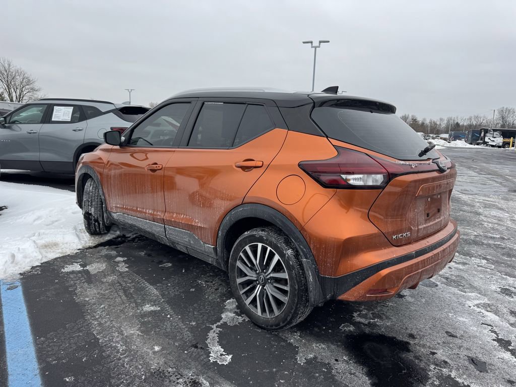 Used 2023 Nissan Kicks SV image 2