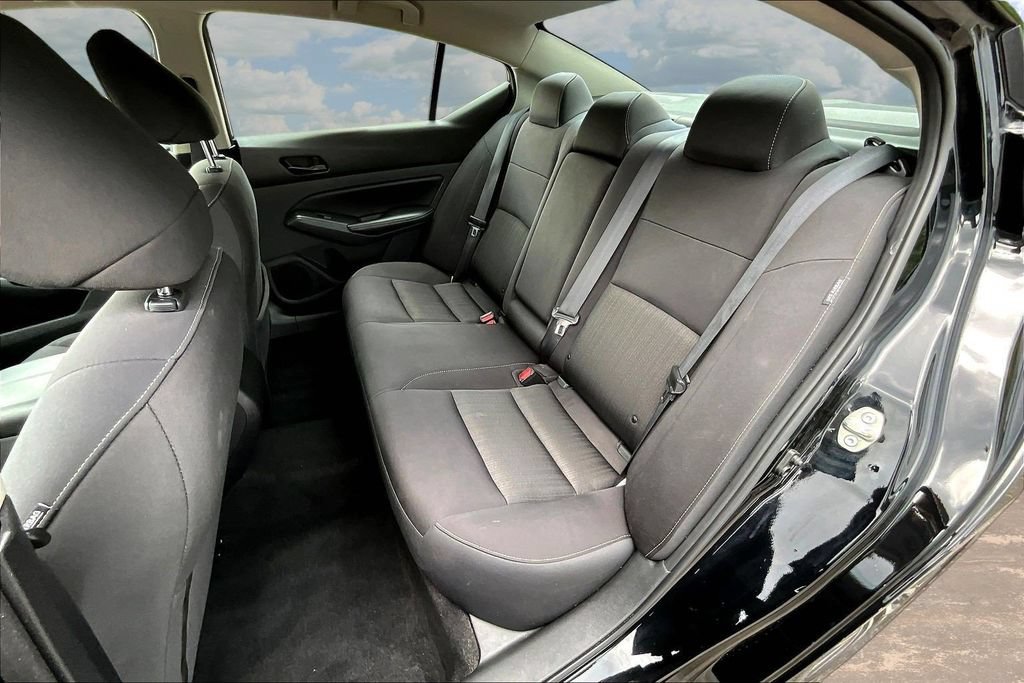 Used 2024 Nissan Altima 2.5 SV FWD image 24