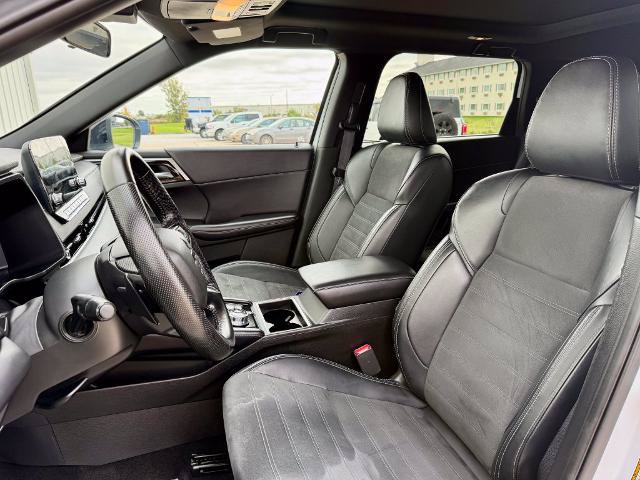Used 2024 Mitsubishi Outlander SE Black Edition AWD/4WD image 11