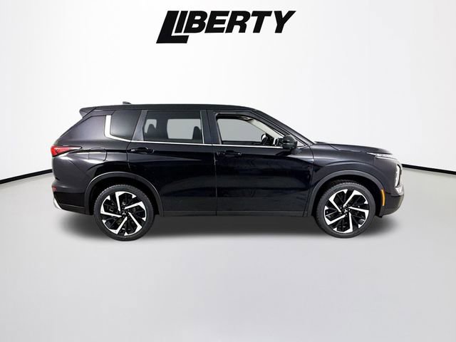 Used 2023 Mitsubishi Outlander SE image 8