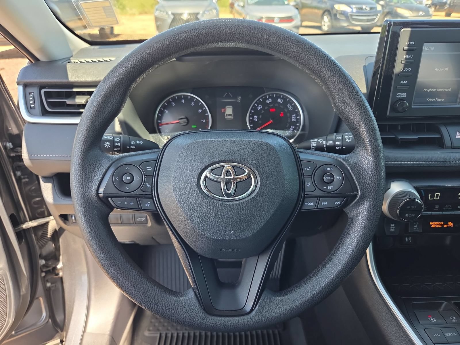 Used 2019 Toyota RAV4 XLE w/ Convenience Package FWD image 23