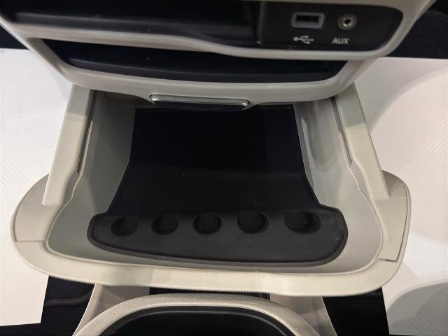 Used 2019 Chrysler Pacifica Limited image 28