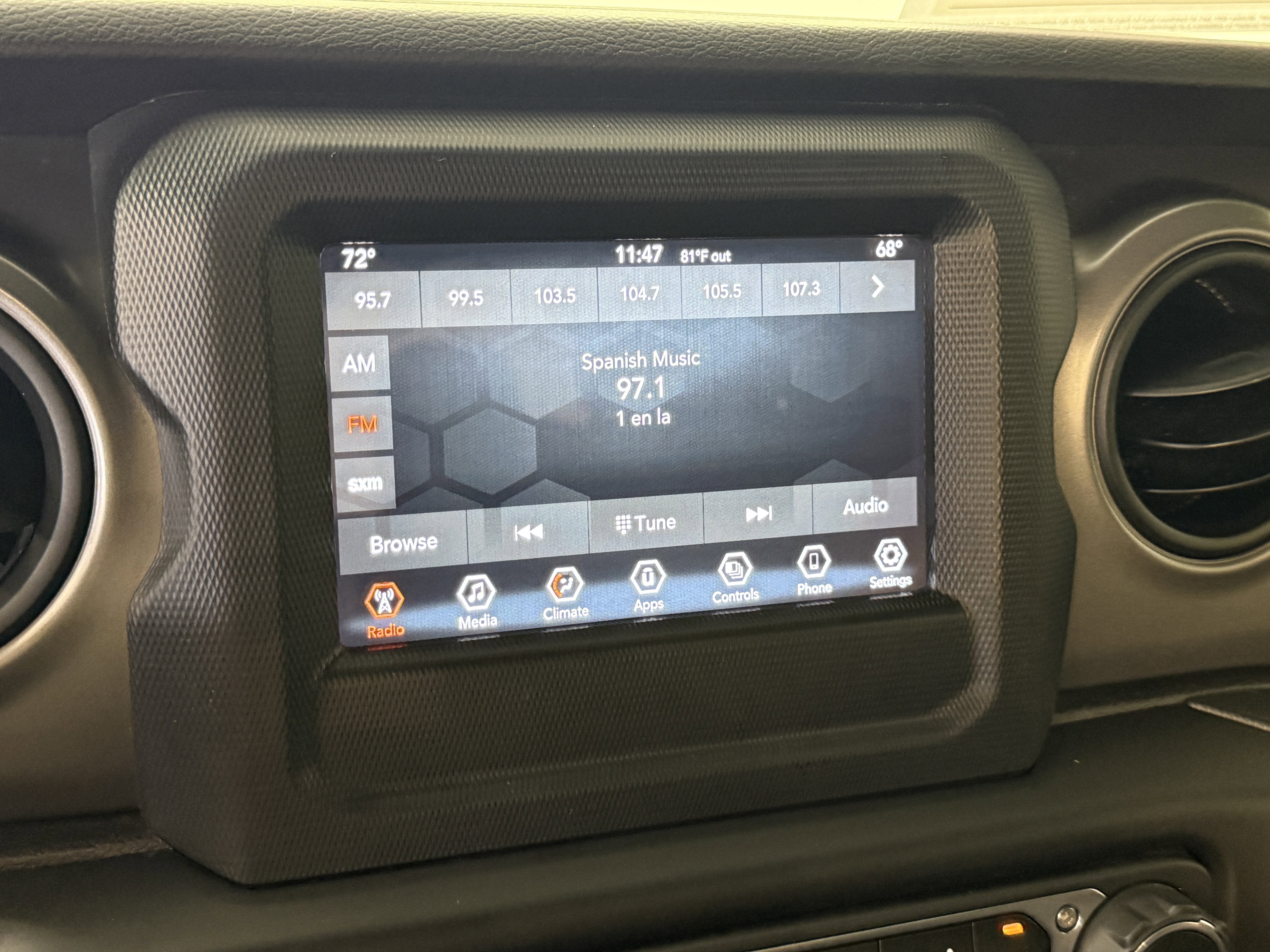 Used 2021 Jeep Gladiator Sport AWD/4WD image 17