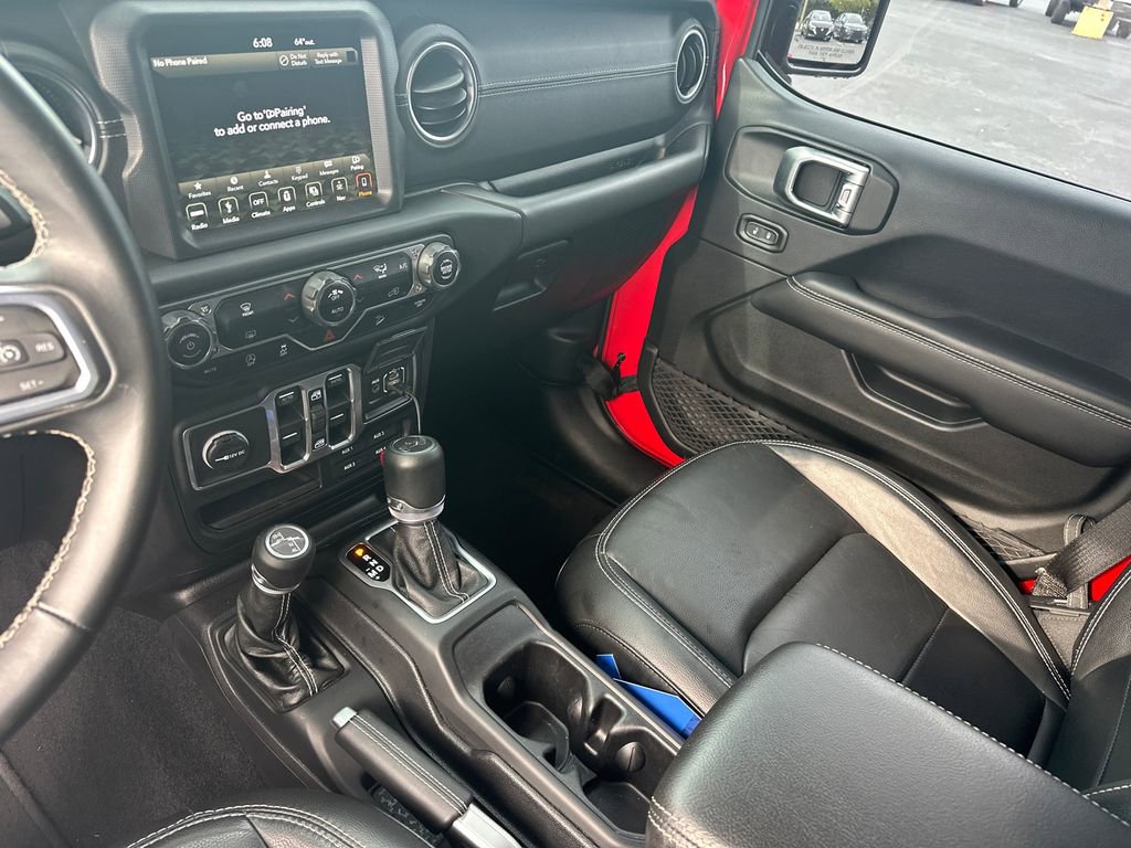 Used 2018 Jeep Wrangler Unlimited Sahara AWD/4WD image 32