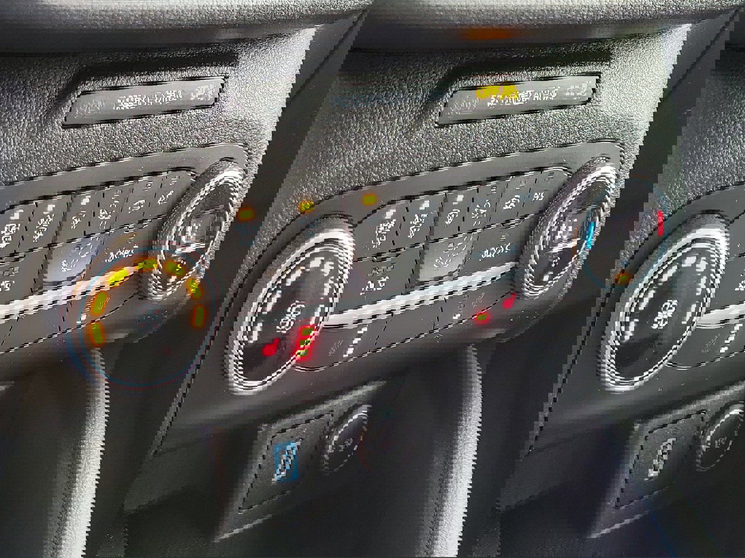 Certified 2020 Ford Escape SE image 29