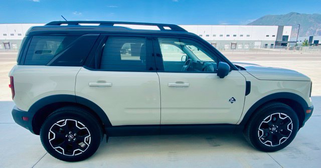 Certified 2025 Ford Bronco Sport Outer Banks w/ Outer Banks Tech Package+ AWD/4WD image 4