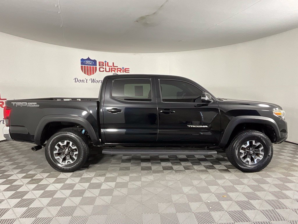 Used 2018 Toyota Tacoma 2WD Double Cab image 2