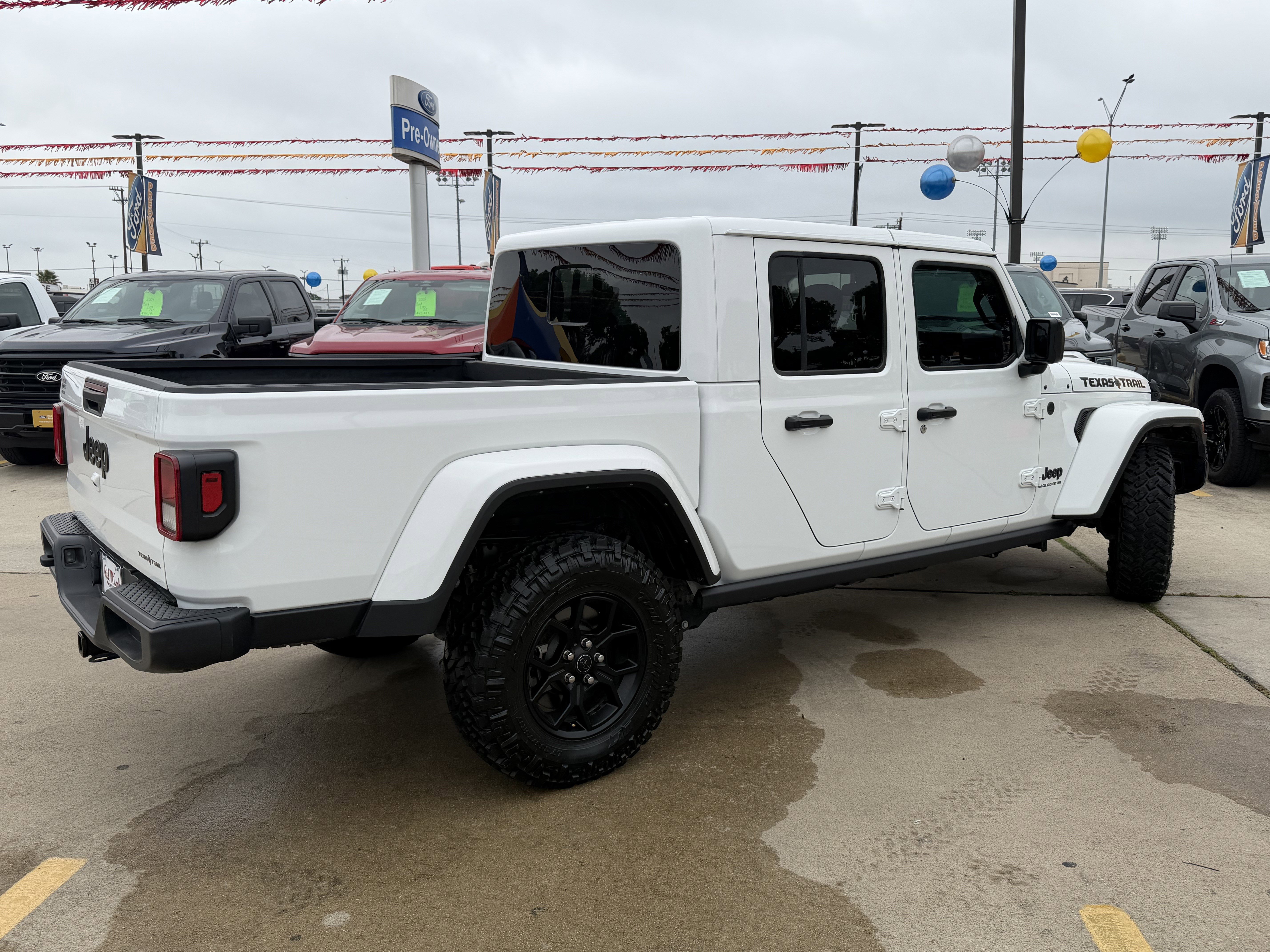Used 2024 Jeep Gladiator Sport AWD/4WD image 7
