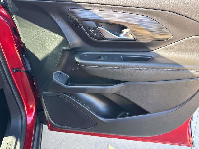 Used 2024 GMC Terrain SLE image 16