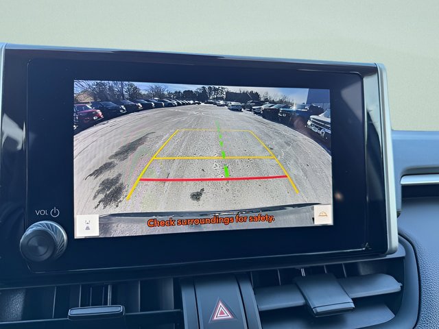Used 2023 Toyota RAV4 XLE AWD/4WD image 8