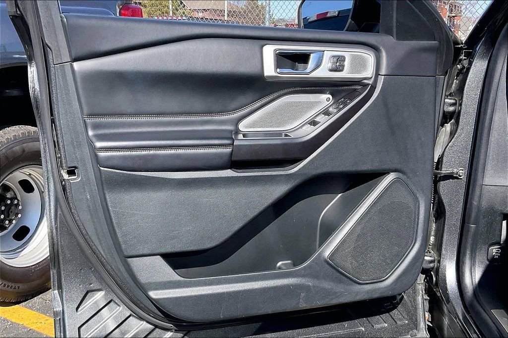 Certified 2020 Ford Explorer Platinum w/ Premium Technology Package image 21