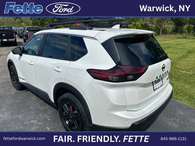 Used 2025 Nissan Rogue SV AWD/4WD image 12