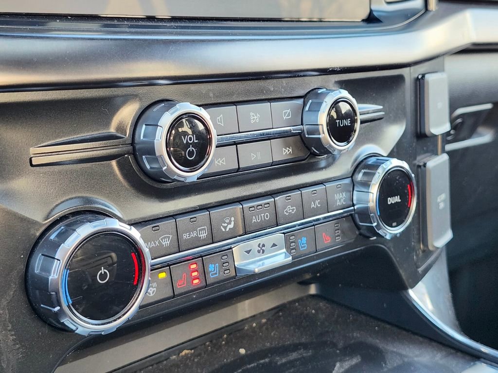 Certified 2022 Ford F150 Lariat w/ Equipment Group 502A High image 22