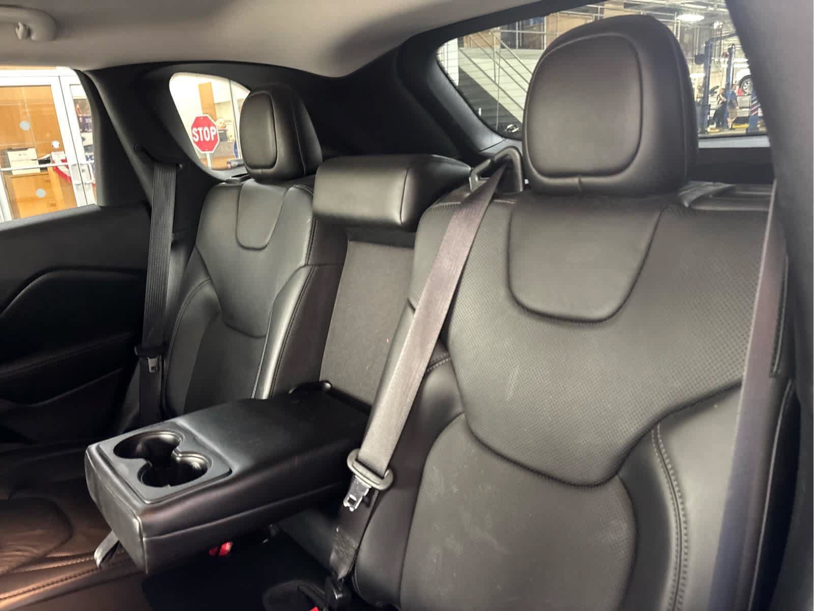 Used 2020 Jeep Cherokee Limited AWD/4WD image 38