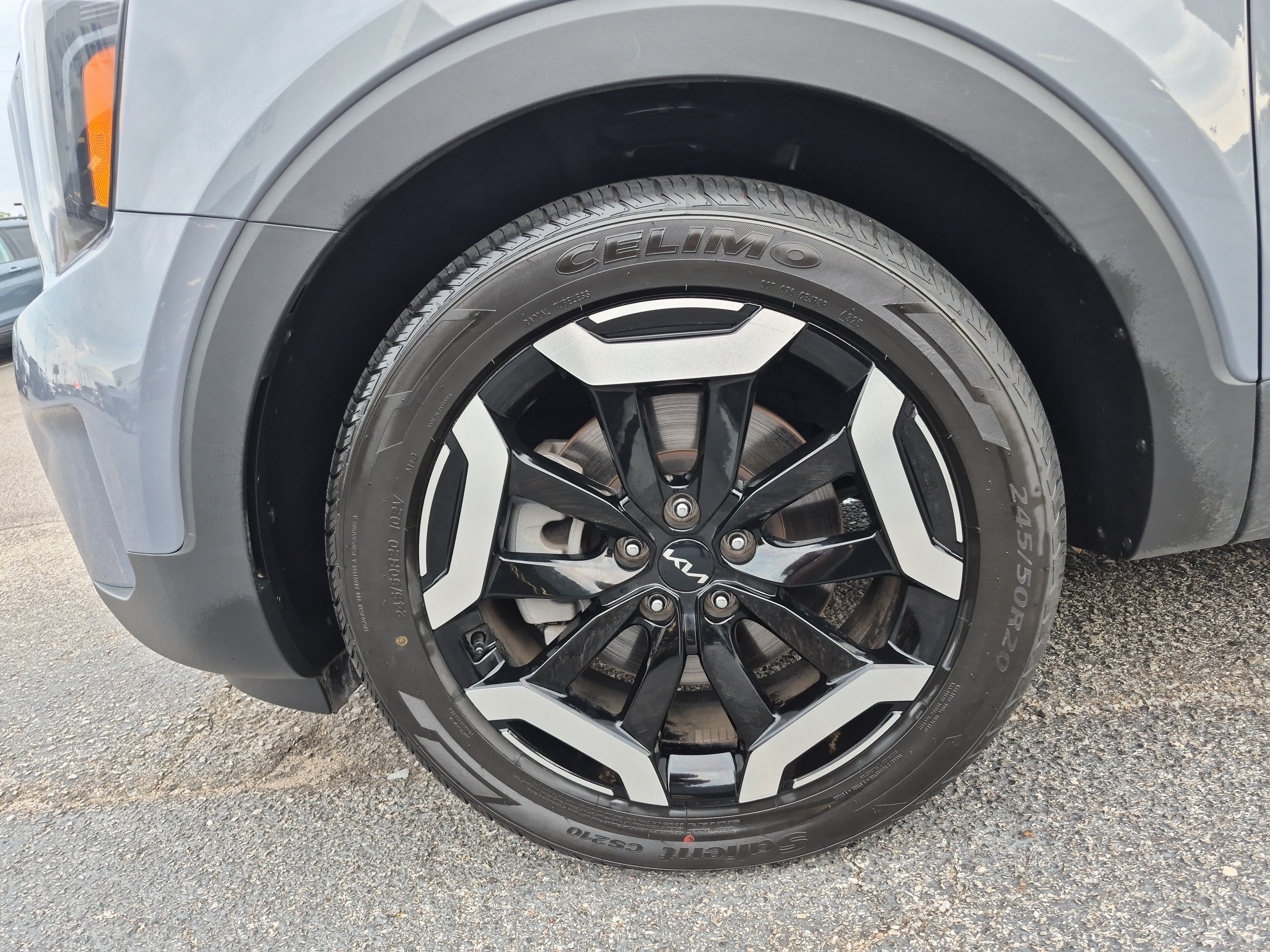Used 2025 Kia Telluride S FWD image 7