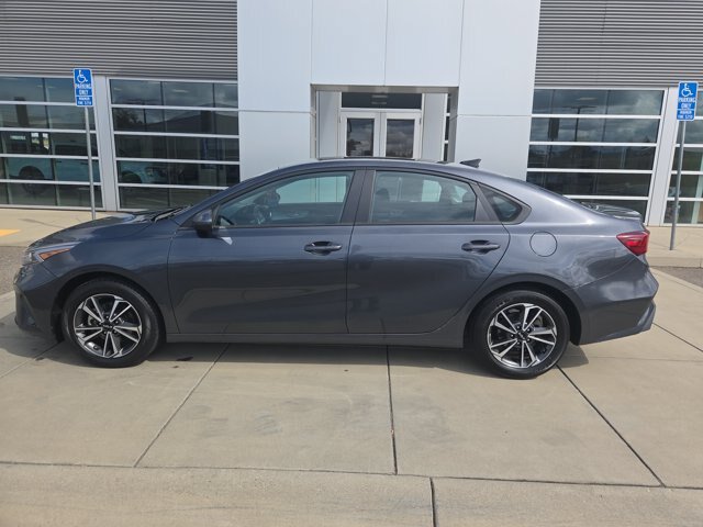 Used 2023 Kia Forte LXS FWD image 2