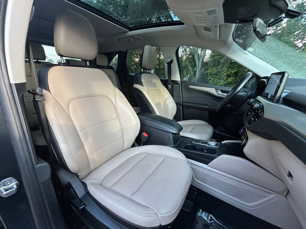 Certified 2022 Ford Escape SEL FWD image 30