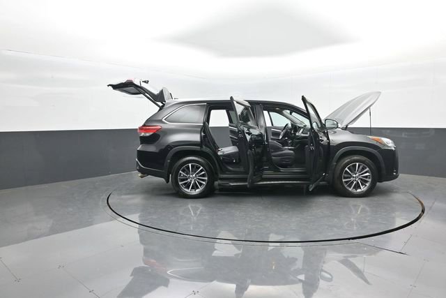 Used 2019 Toyota Highlander XLE image 37