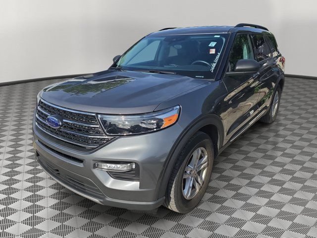 Certified 2023 Ford Explorer XLT w/ Equipment Group 202A RWD image 2