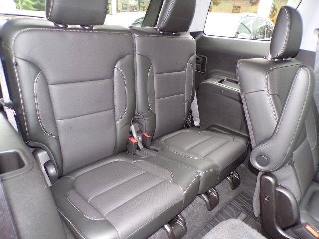 Used 2019 GMC Acadia SLT AWD/4WD image 16