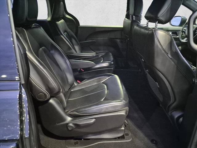 Used 2023 Chrysler Pacifica Touring-L w/ S Appearance Package FWD image 20