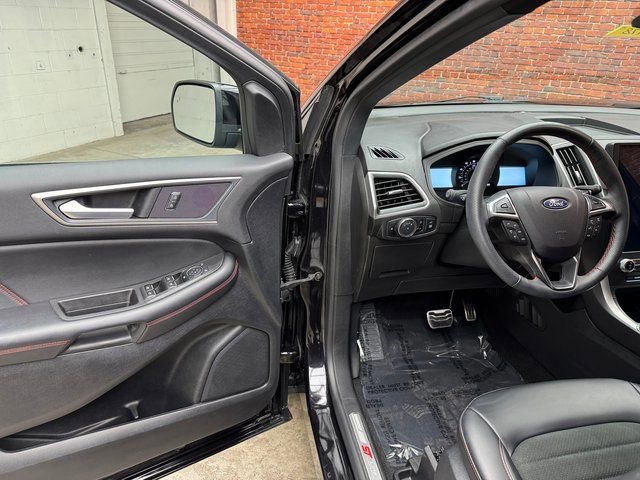 Certified 2024 Ford Edge ST-Line image 10