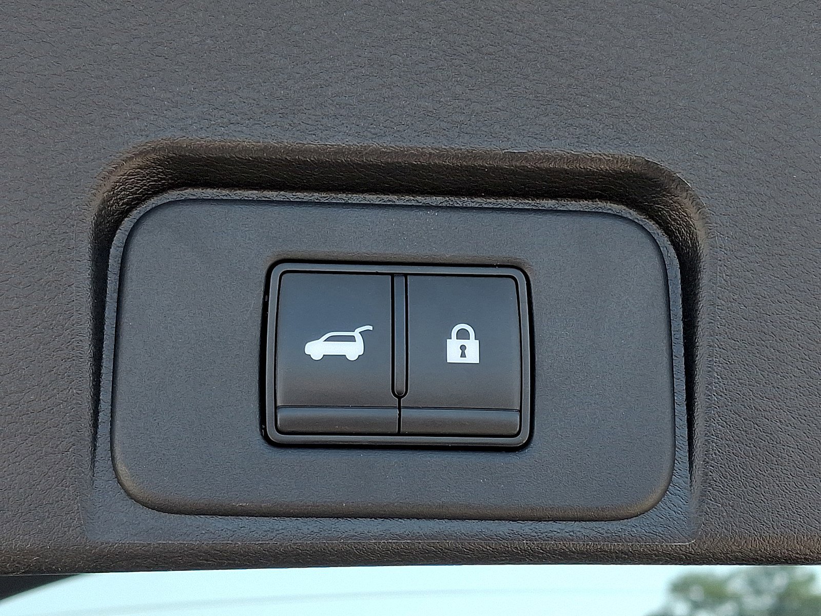 Used 2024 Nissan Rogue SV FWD image 29