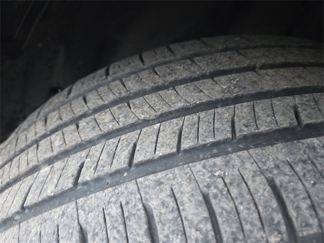 Certified 2018 Ford Explorer XLT w/ Equipment Group 202A image 34