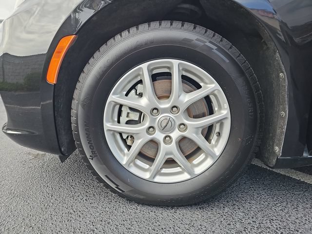 Used 2023 Chrysler Pacifica Touring-L FWD image 37