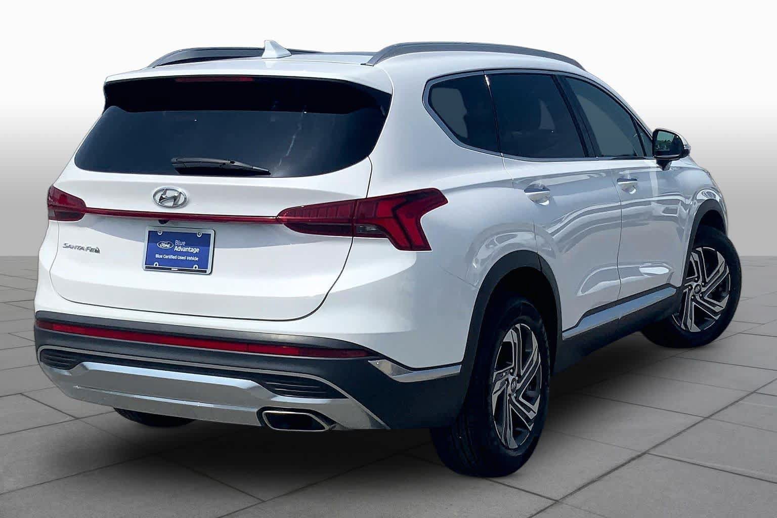 Used 2022 Hyundai Santa Fe SEL w/ Convenience + Premium Package FWD image 12
