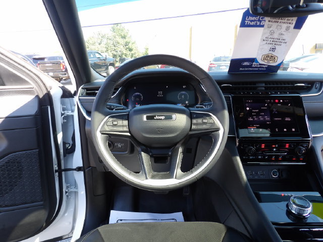 Used 2023 Jeep Grand Cherokee L Laredo AWD/4WD image 23