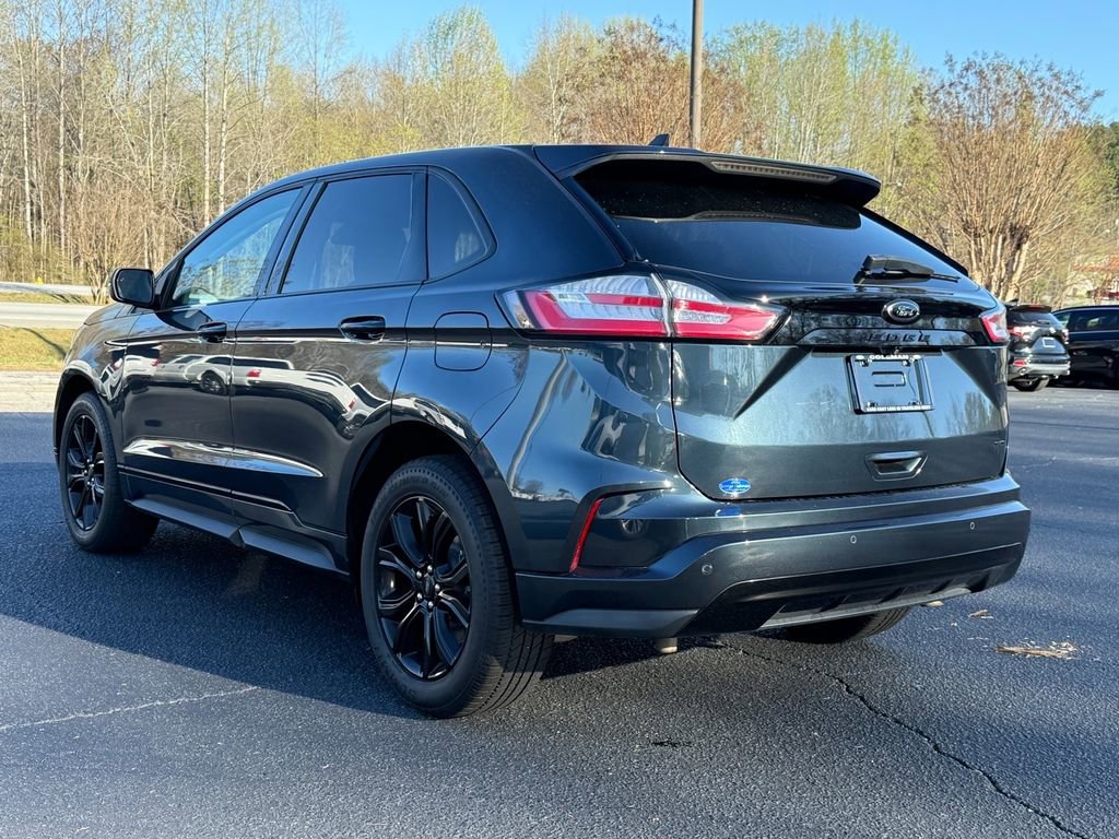 Certified 2022 Ford Edge SE w/ Black Appearance Package image 6
