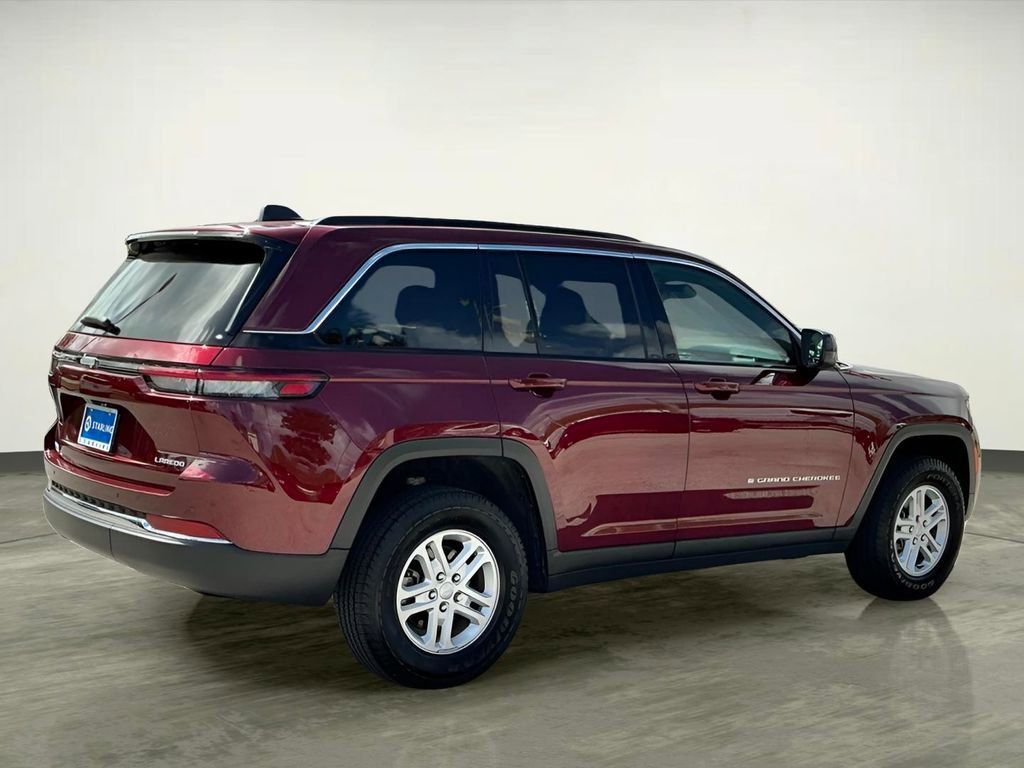Used 2025 Jeep Grand Cherokee Laredo w/ Trailer Tow Package image 9