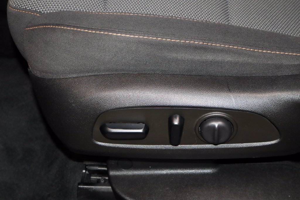 Used 2021 Chevrolet Traverse LT FWD image 24