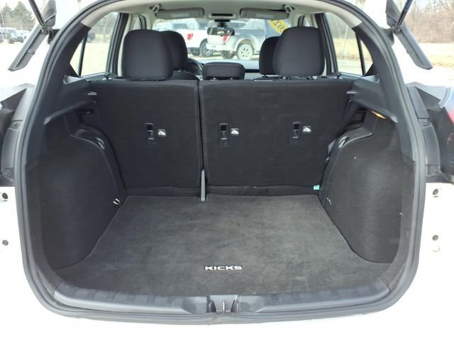 Used 2021 Nissan Kicks SV image 9