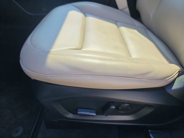 Certified 2022 Ford Explorer XLT w/ Equipment Group 202A image 23