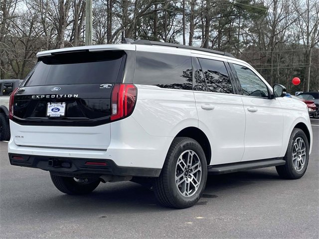 Certified 2025 Ford Expedition Active image 5