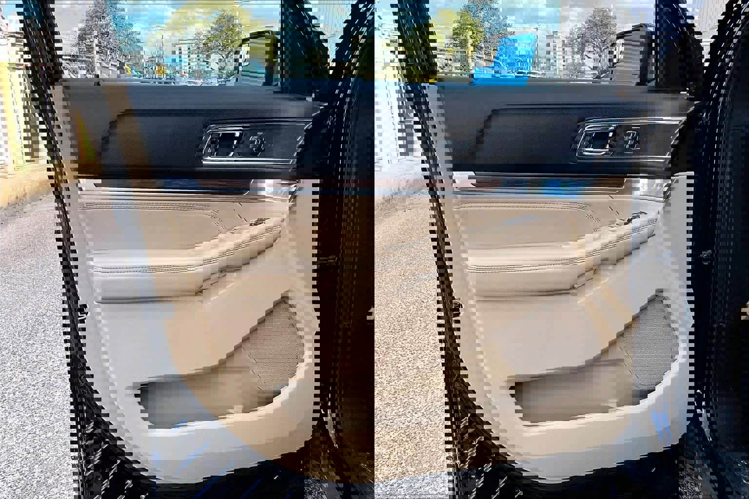 Certified 2017 Ford Explorer Limited image 22