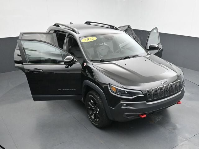 Used 2022 Jeep Cherokee Trailhawk w/ Sound & Nav Group AWD/4WD image 34