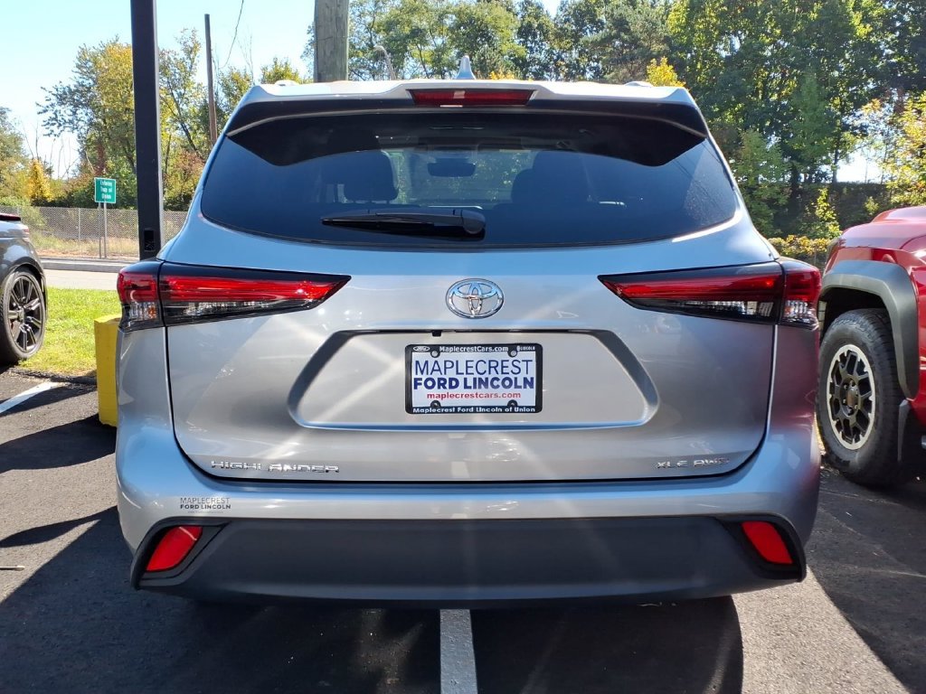 Used 2023 Toyota Highlander XLE AWD/4WD image 21